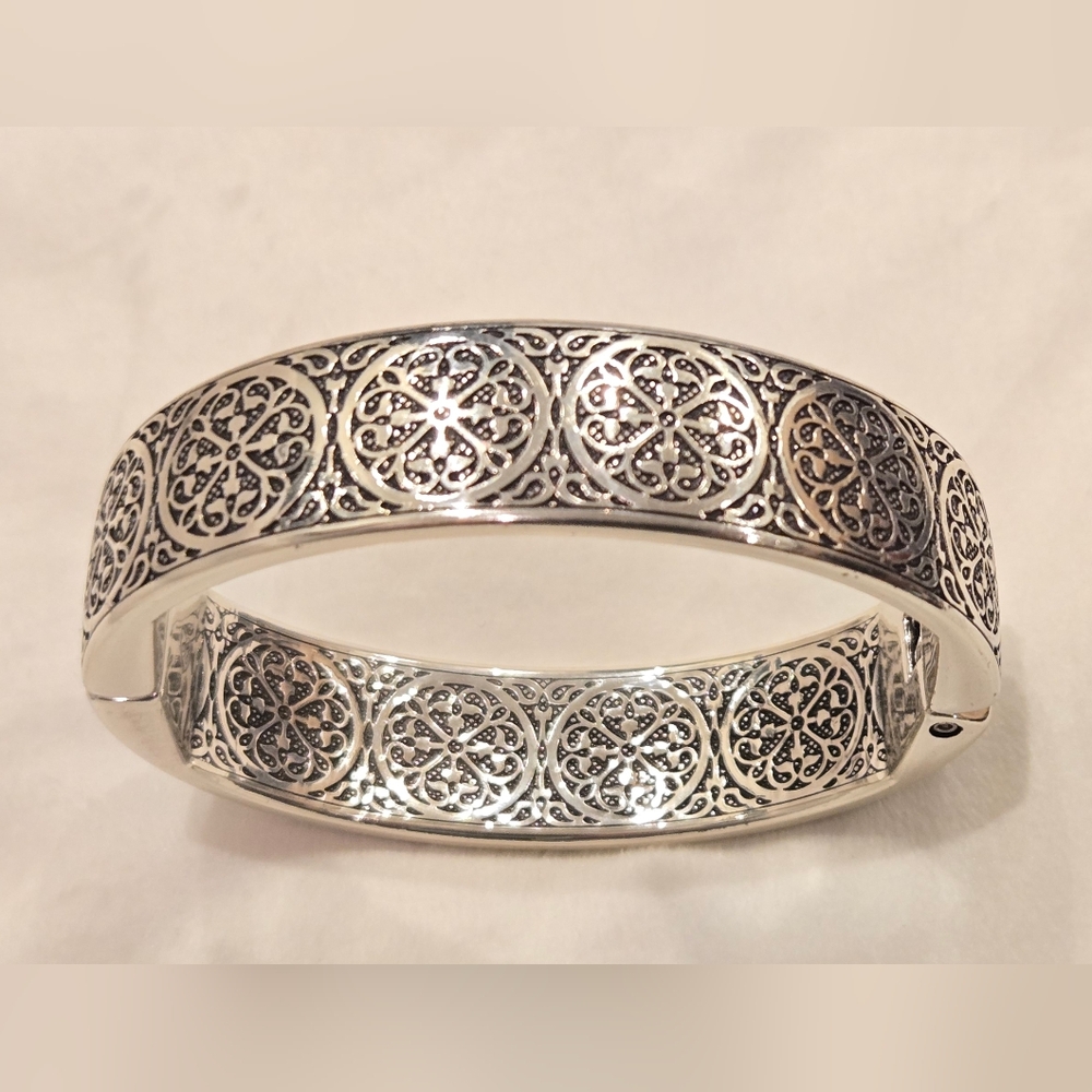 Brighton Ferrara Hinged Bangle